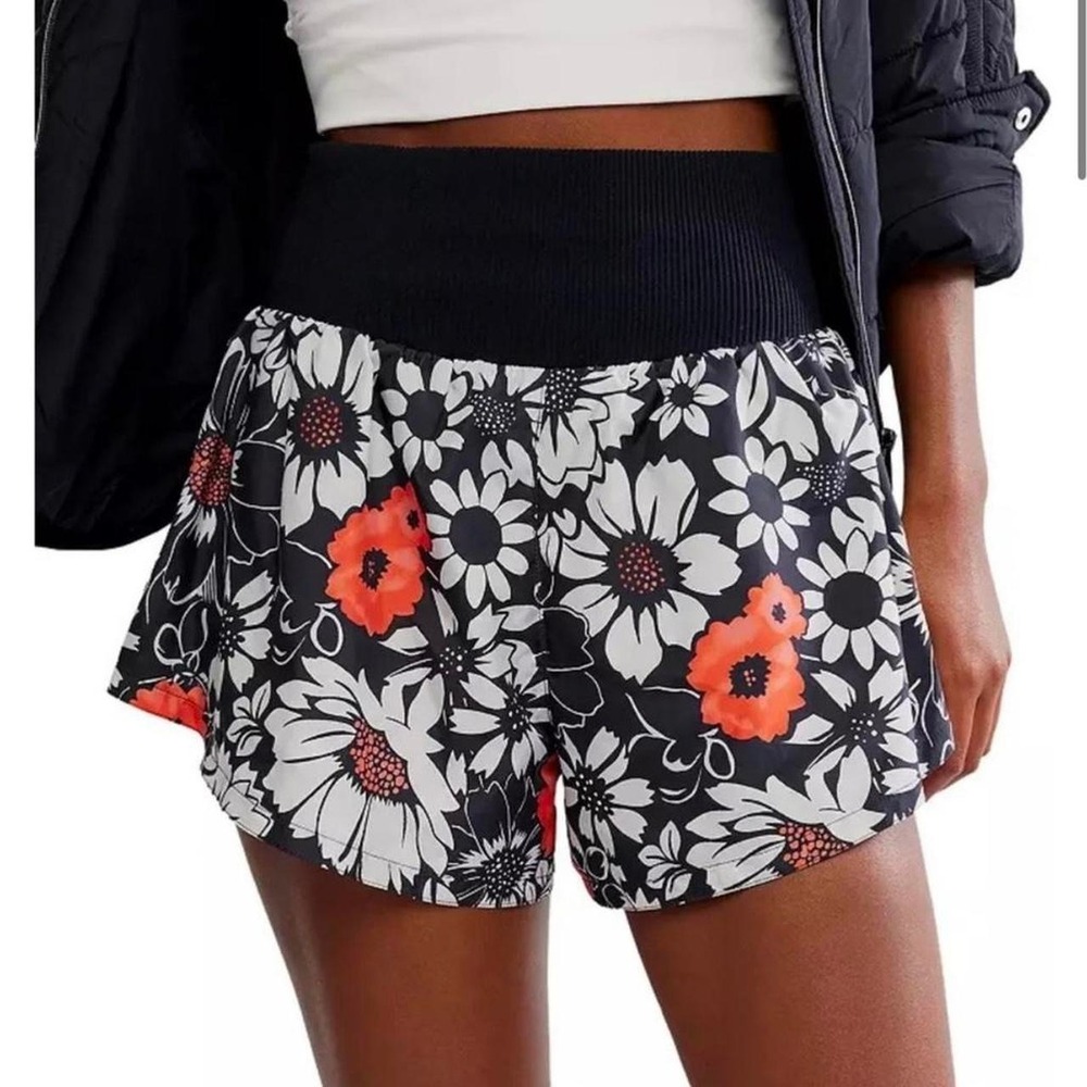 NWT ($50) Free People Movement Carpe Diem shorts
